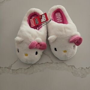 NWT Women's Hello Kitty Slippers